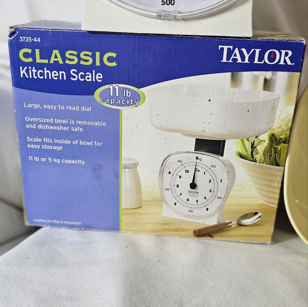 Taylor Classic Kitchen Scale - Picture 3 of 12